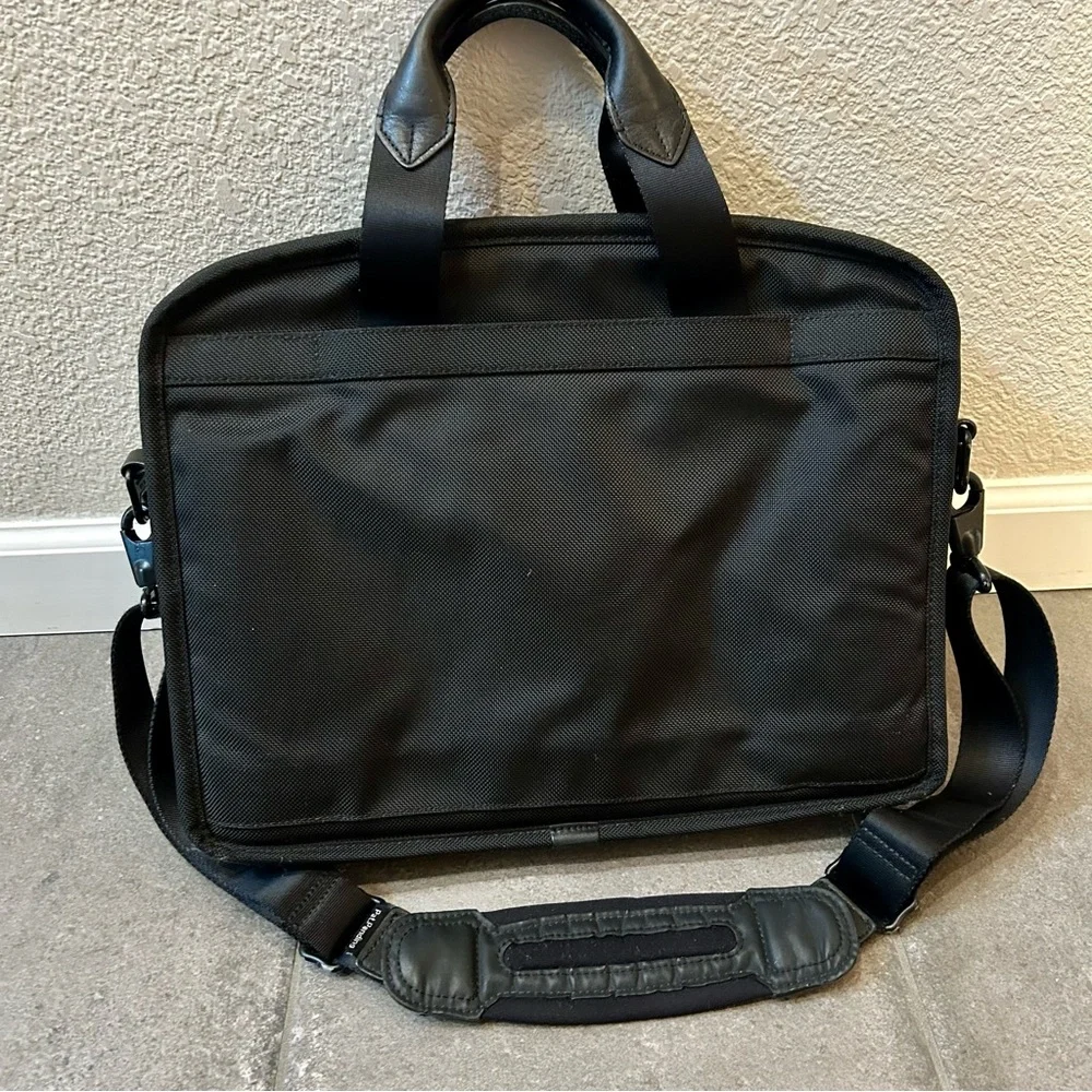 Tumi good used